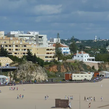 Alojamento de Acomodação e Pequeno-almoço Vila Lido 3*