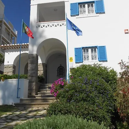 Vila Lido Bed & Breakfast 3*