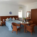 לינה וארוחת בוקר Vila Lido